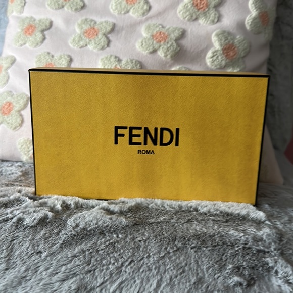 ✨Host Pick✨Fendi Baguette 59mm Butterfly Sunglasses - Picture 10 of 11